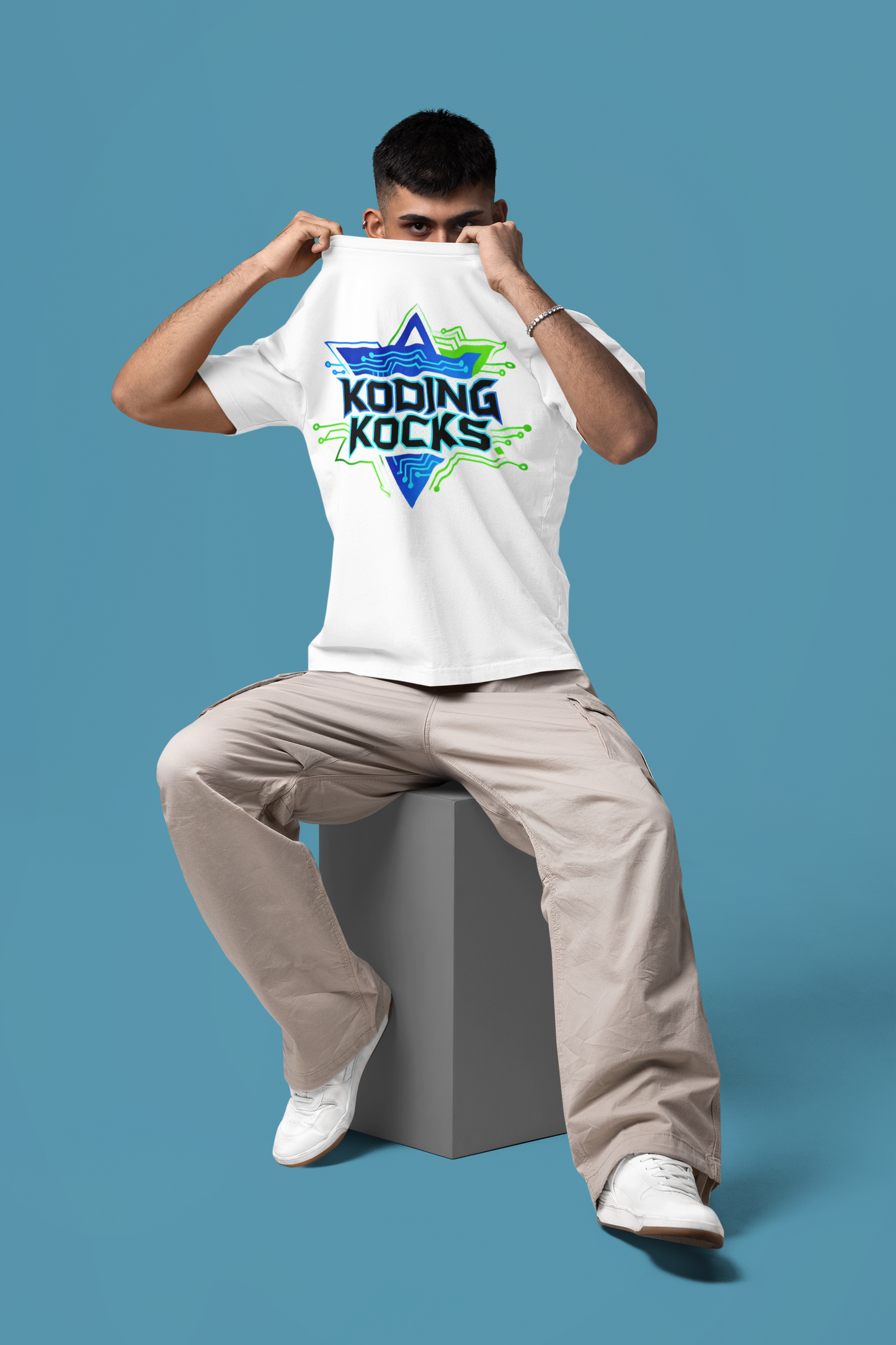 Hastinz  Oversized T-Shirt - Premium Tech-Inspired Streetwear