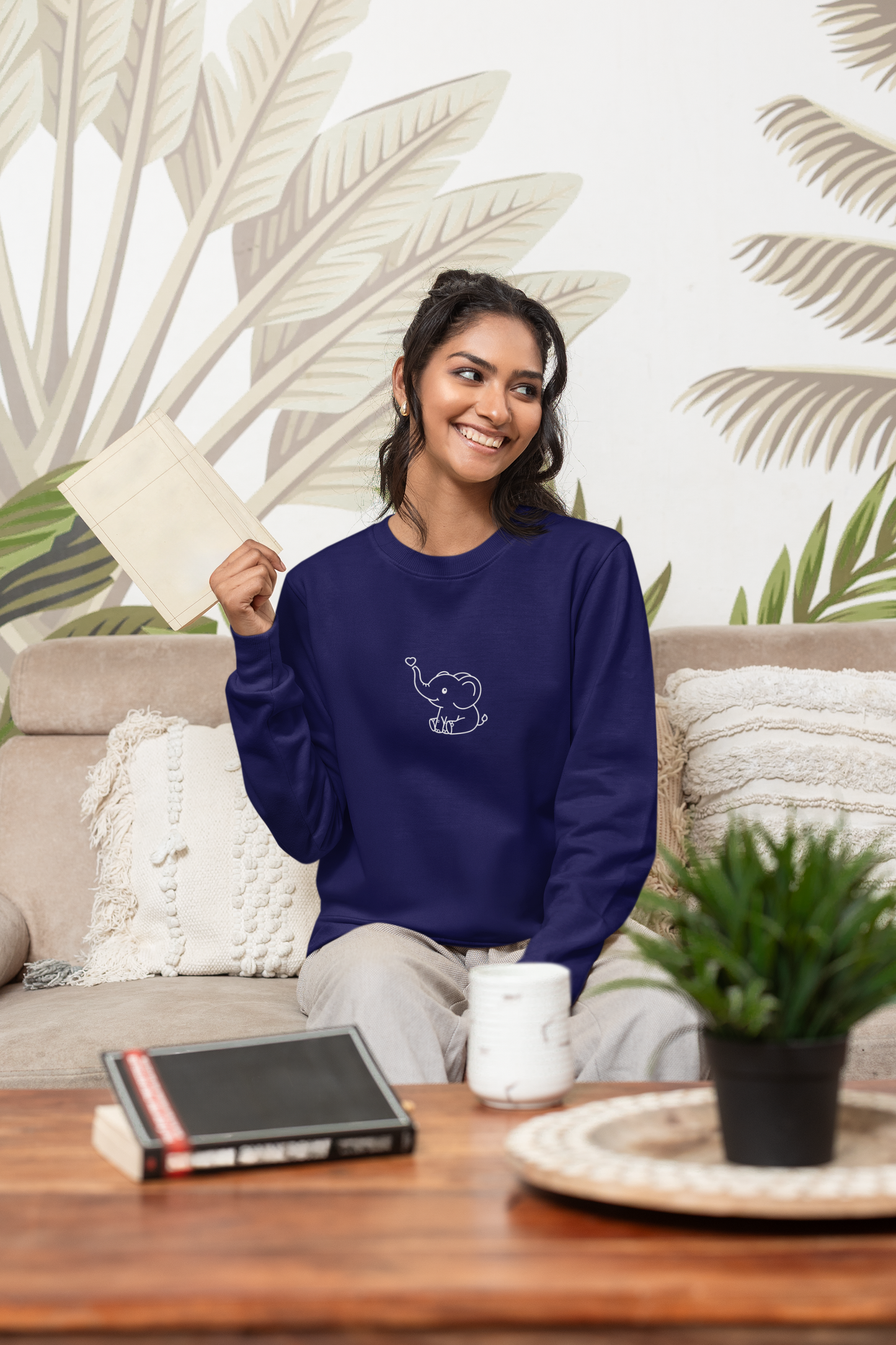 Hastinz-"Lovely Elephant"-Premium Sweatshirt