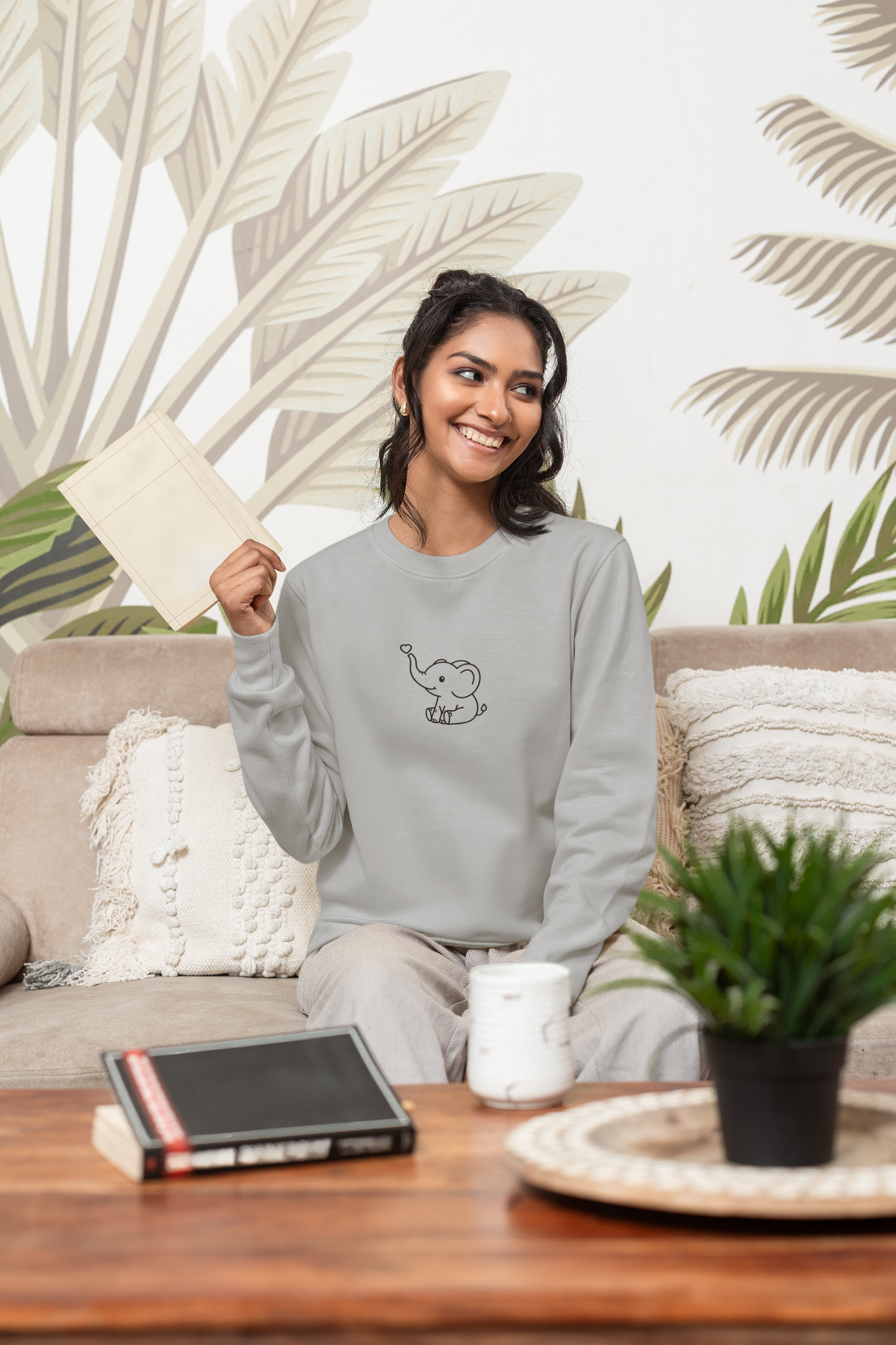 Hastinz-"Lovely Elephant"-Premium Sweatshirt